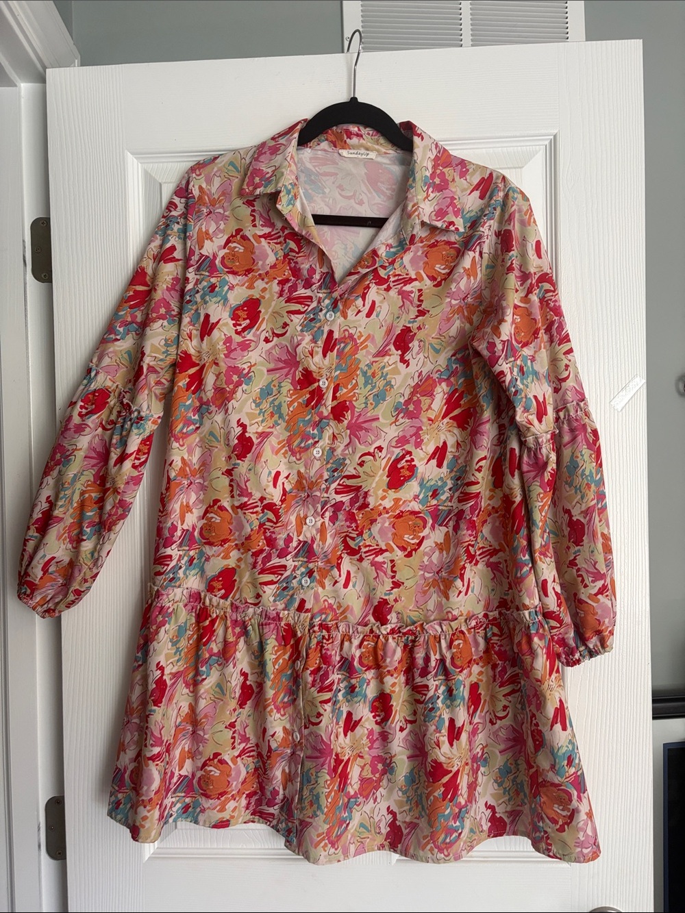 SundayUp floral dress- large. EUC